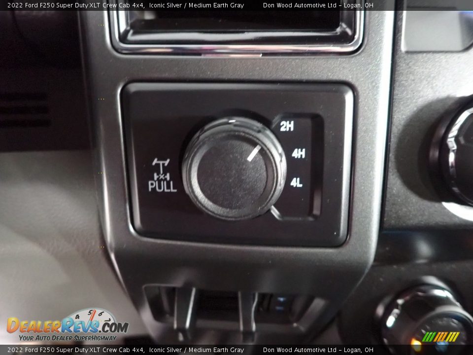 2022 Ford F250 Super Duty XLT Crew Cab 4x4 Iconic Silver / Medium Earth Gray Photo #21