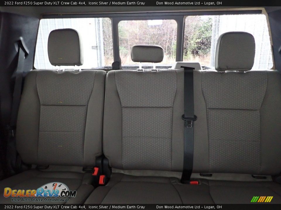2022 Ford F250 Super Duty XLT Crew Cab 4x4 Iconic Silver / Medium Earth Gray Photo #24