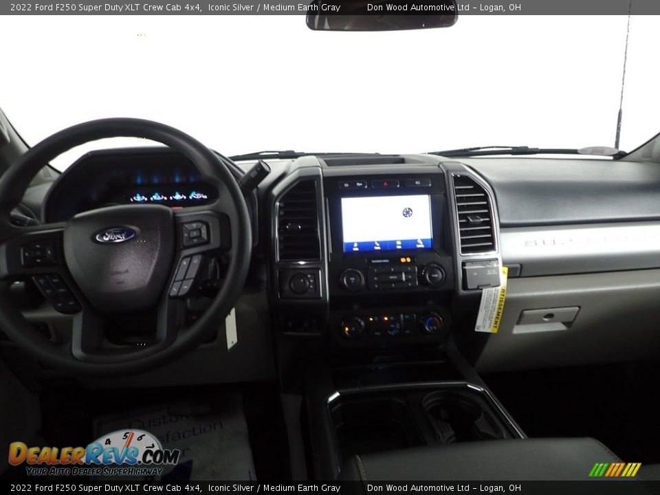 2022 Ford F250 Super Duty XLT Crew Cab 4x4 Iconic Silver / Medium Earth Gray Photo #27