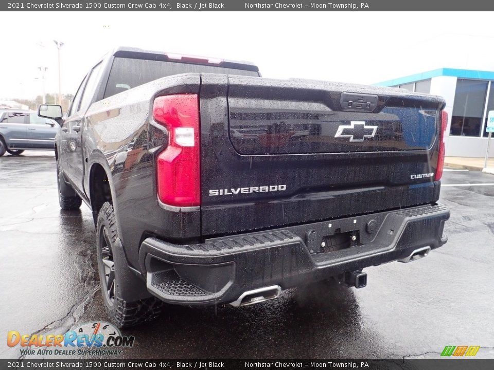 2021 Chevrolet Silverado 1500 Custom Crew Cab 4x4 Black / Jet Black Photo #5