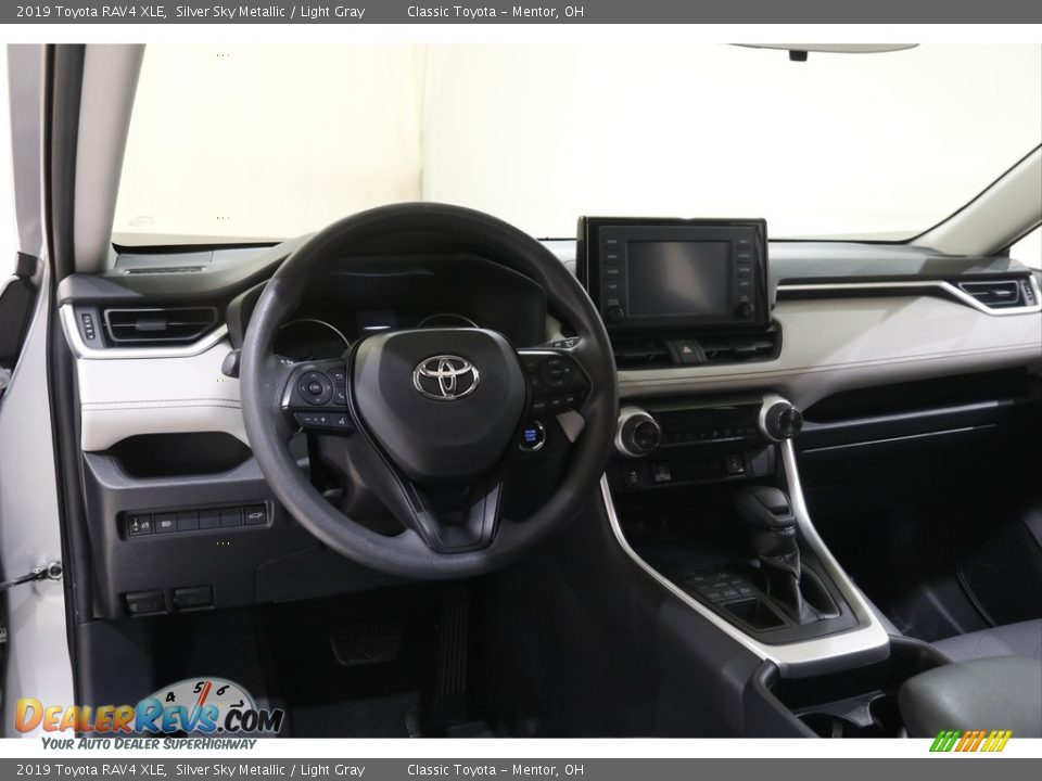 2019 Toyota RAV4 XLE Silver Sky Metallic / Light Gray Photo #6
