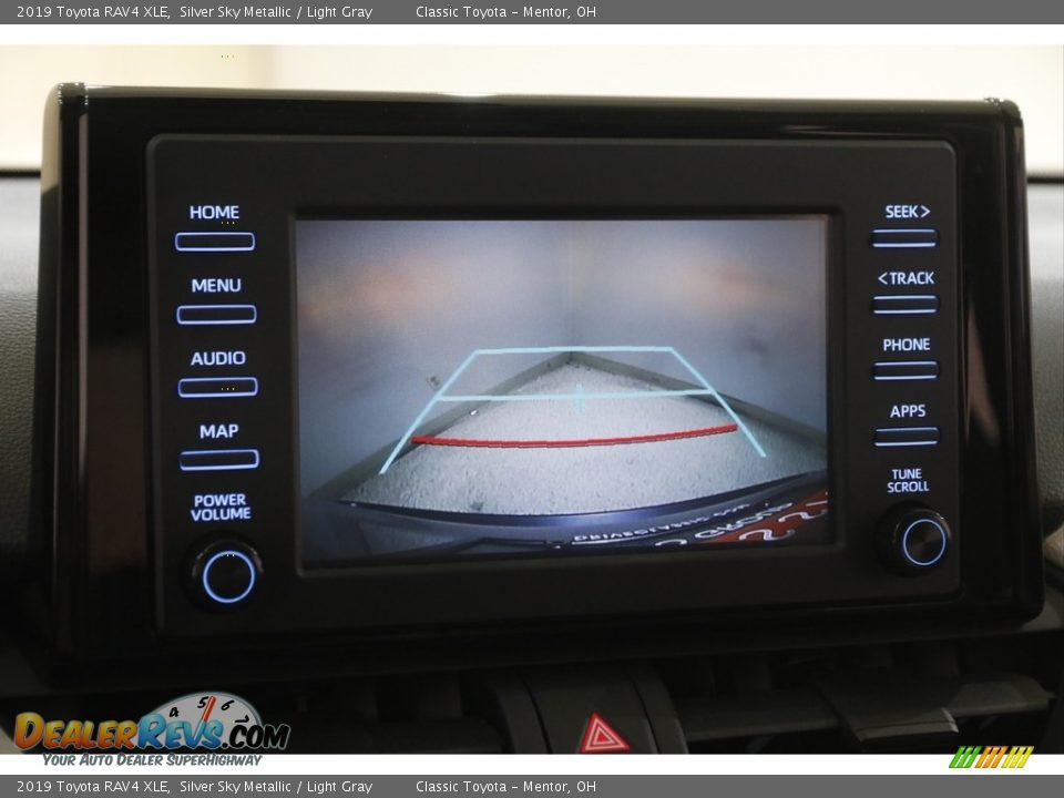 2019 Toyota RAV4 XLE Silver Sky Metallic / Light Gray Photo #11