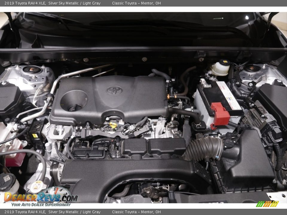 2019 Toyota RAV4 XLE Silver Sky Metallic / Light Gray Photo #17