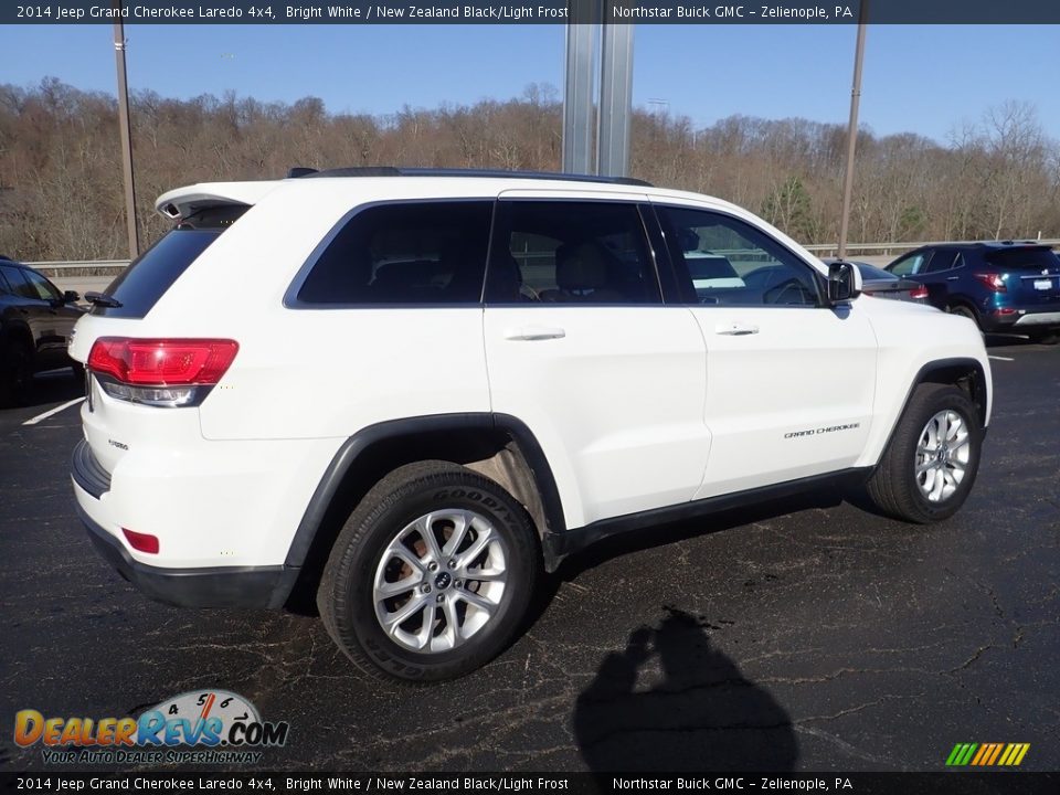 2014 Jeep Grand Cherokee Laredo 4x4 Bright White / New Zealand Black/Light Frost Photo #9