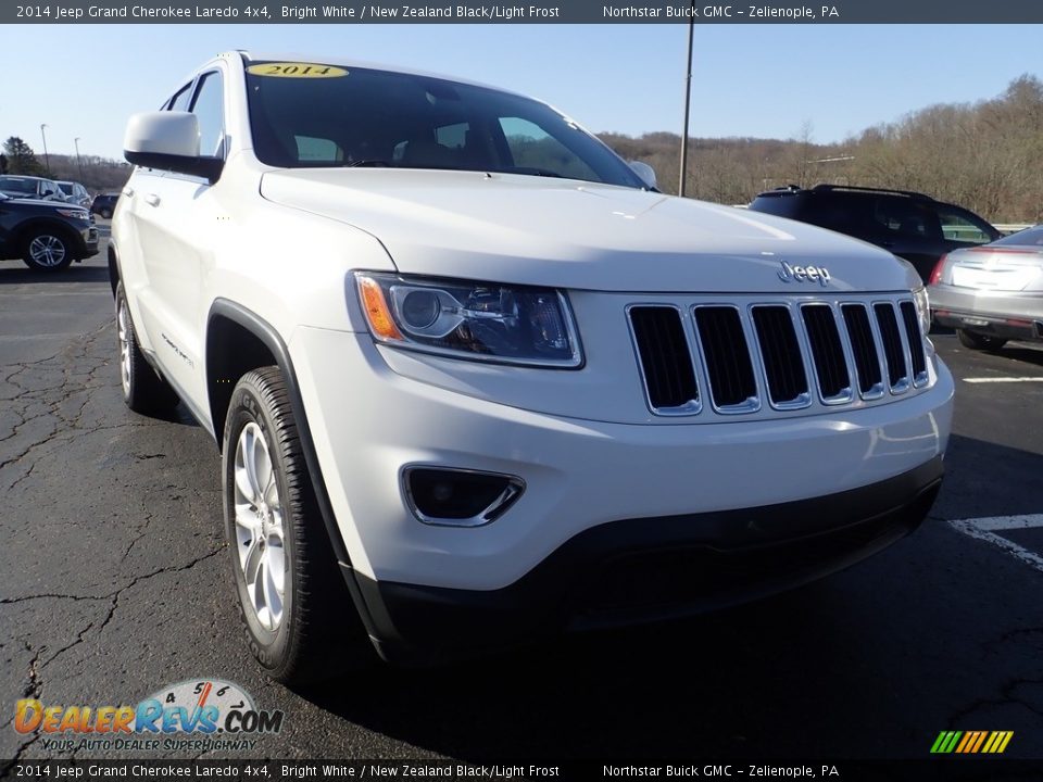 2014 Jeep Grand Cherokee Laredo 4x4 Bright White / New Zealand Black/Light Frost Photo #12