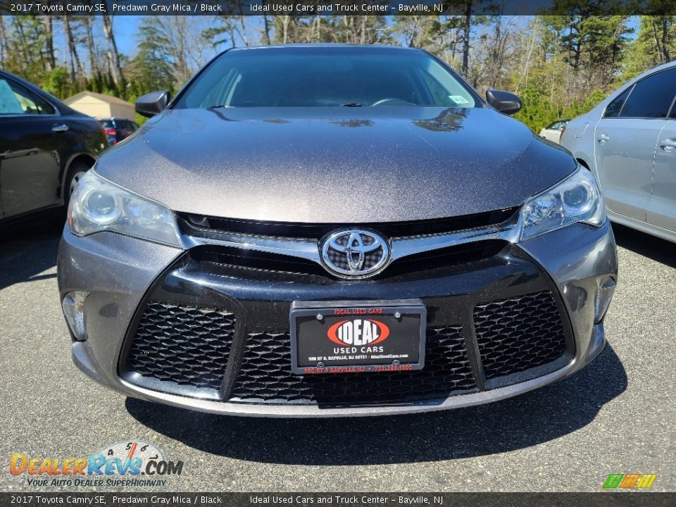 2017 Toyota Camry SE Predawn Gray Mica / Black Photo #2