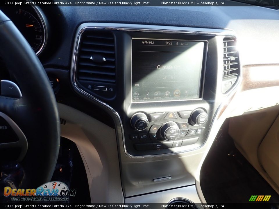 2014 Jeep Grand Cherokee Laredo 4x4 Bright White / New Zealand Black/Light Frost Photo #28