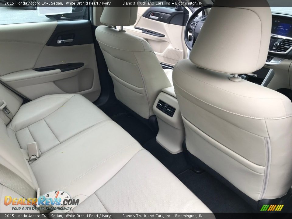 2015 Honda Accord EX-L Sedan White Orchid Pearl / Ivory Photo #35