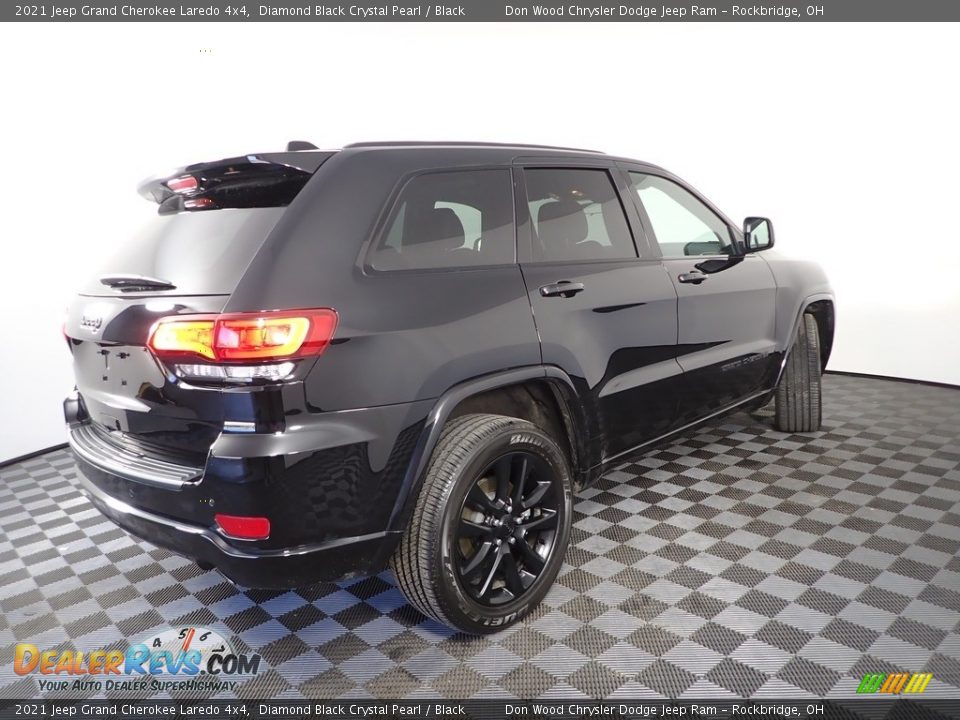 2021 Jeep Grand Cherokee Laredo 4x4 Diamond Black Crystal Pearl / Black Photo #16