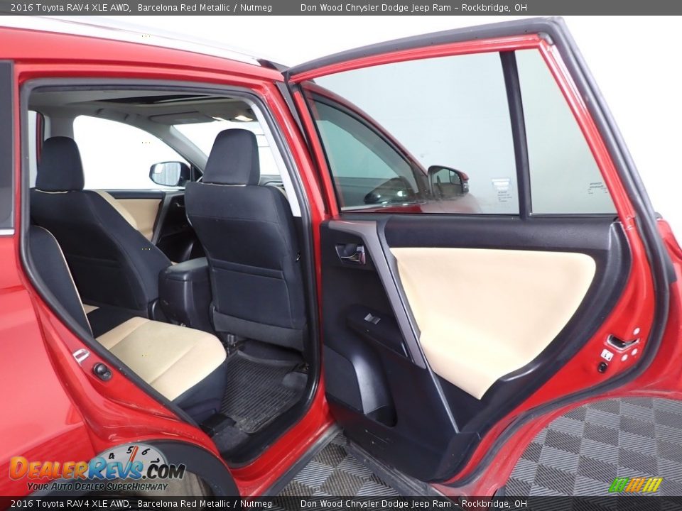 2016 Toyota RAV4 XLE AWD Barcelona Red Metallic / Nutmeg Photo #33