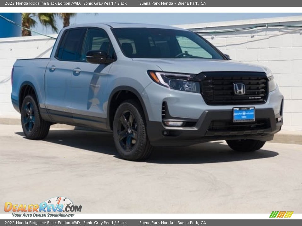 Front 3/4 View of 2022 Honda Ridgeline Black Edition AWD Photo #1