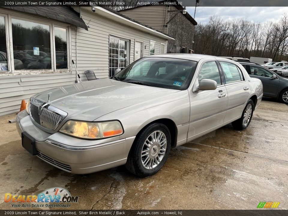 2009 Lincoln Town Car Signature Limited Silver Birch Metallic / Black Photo #2