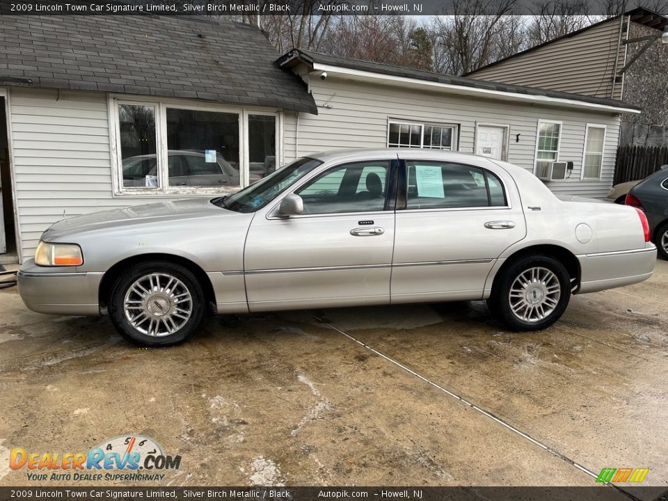 2009 Lincoln Town Car Signature Limited Silver Birch Metallic / Black Photo #4