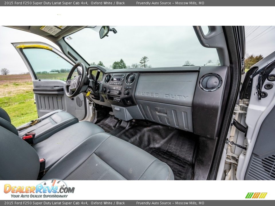 2015 Ford F250 Super Duty Lariat Super Cab 4x4 Oxford White / Black Photo #23