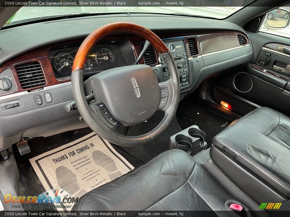 2009 Lincoln Town Car Signature Limited Silver Birch Metallic / Black Photo #22