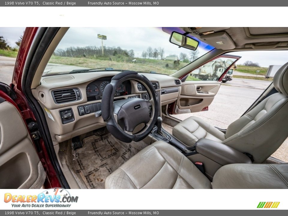 1998 Volvo V70 T5 Classic Red / Beige Photo #19