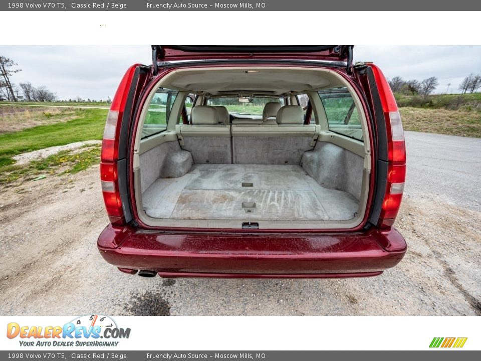 1998 Volvo V70 T5 Trunk Photo #21