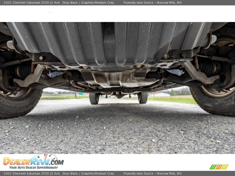 Undercarriage of 2002 Chevrolet Suburban 2500 LS 4x4 Photo #10