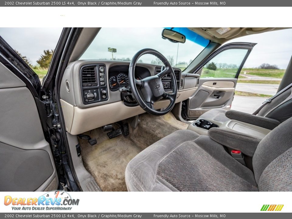 Graphite/Medium Gray Interior - 2002 Chevrolet Suburban 2500 LS 4x4 Photo #19