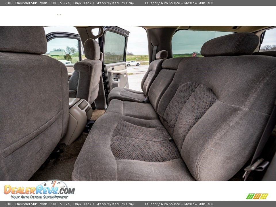 Rear Seat of 2002 Chevrolet Suburban 2500 LS 4x4 Photo #20