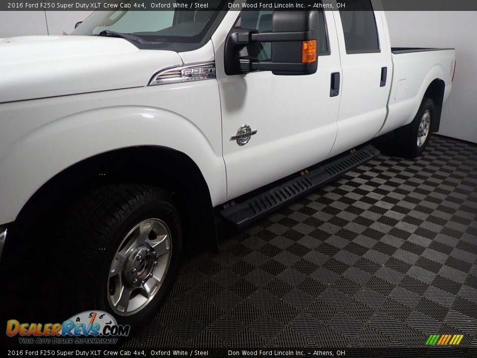 2016 Ford F250 Super Duty XLT Crew Cab 4x4 Oxford White / Steel Photo #9