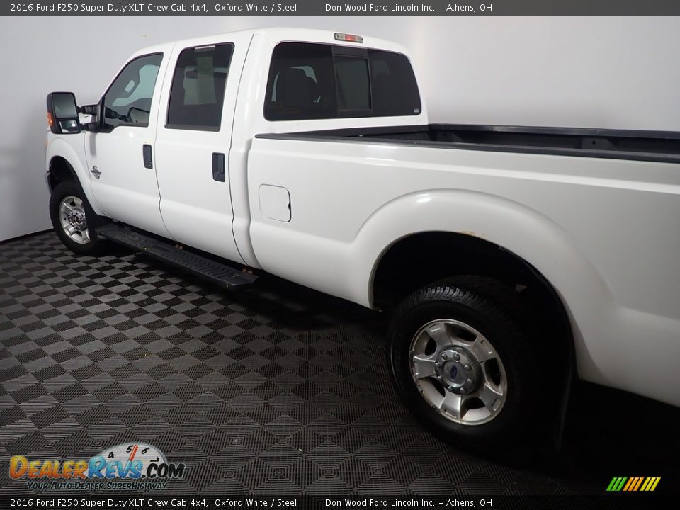 2016 Ford F250 Super Duty XLT Crew Cab 4x4 Oxford White / Steel Photo #13