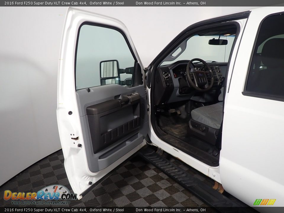 2016 Ford F250 Super Duty XLT Crew Cab 4x4 Oxford White / Steel Photo #15