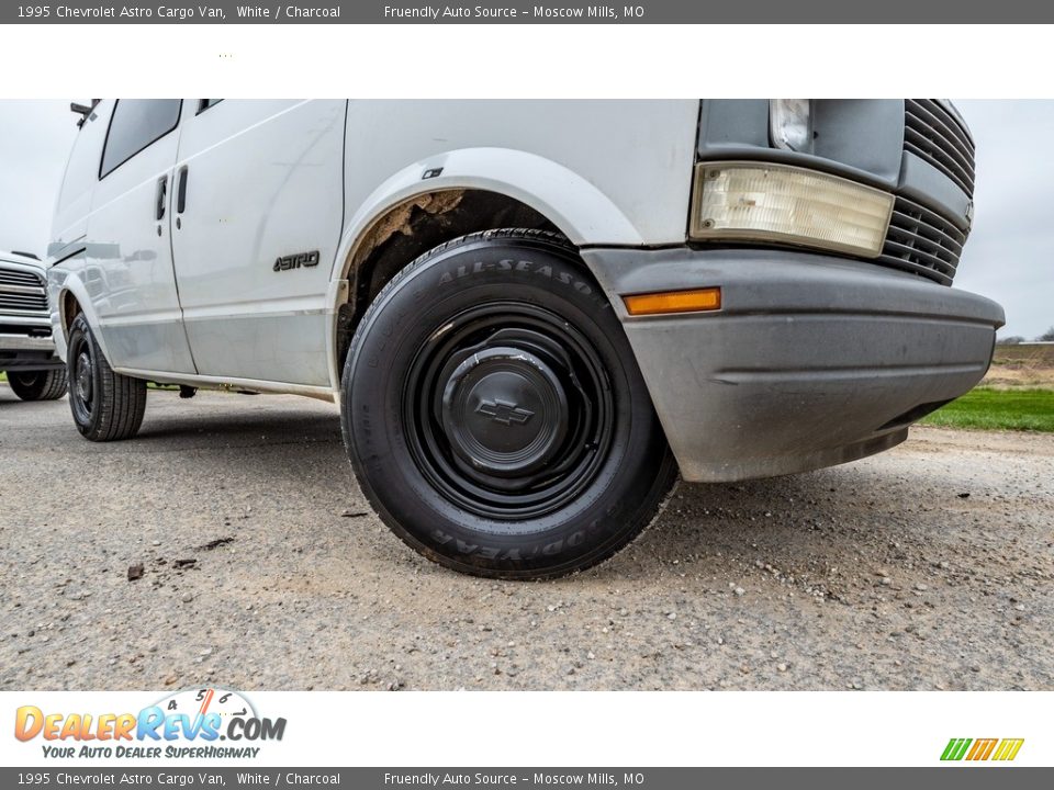 1995 Chevrolet Astro Cargo Van Wheel Photo #2