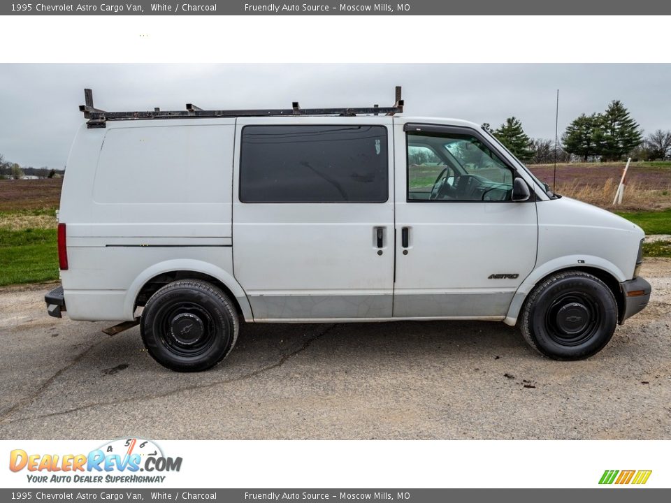 White 1995 Chevrolet Astro Cargo Van Photo #3