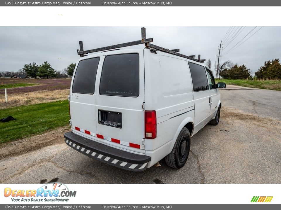 1995 Chevrolet Astro Cargo Van White / Charcoal Photo #4