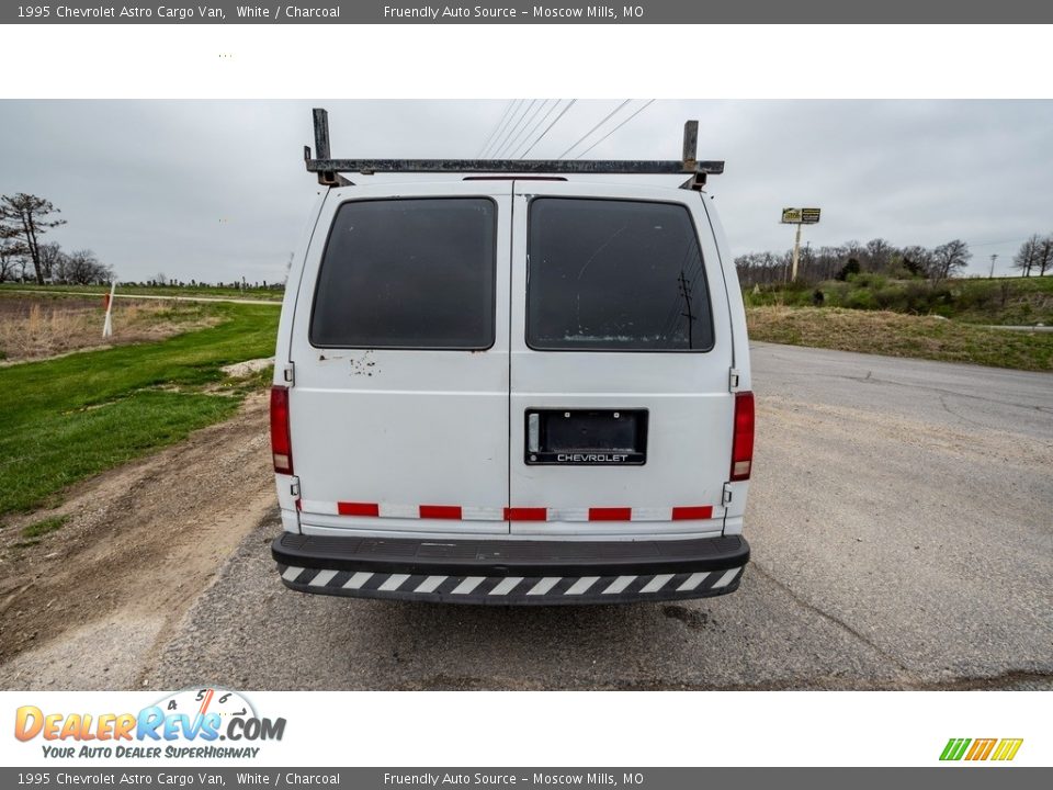 1995 Chevrolet Astro Cargo Van White / Charcoal Photo #5