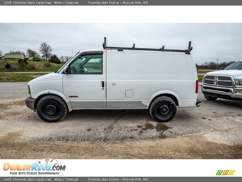 White 1995 Chevrolet Astro Cargo Van Photo #7