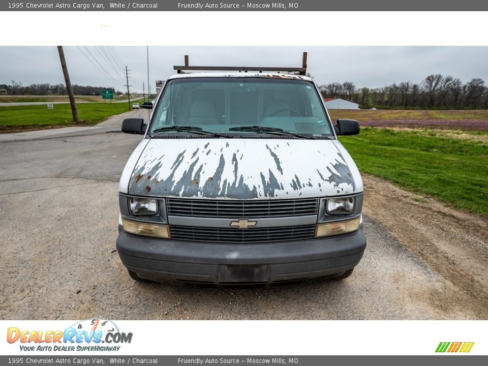 1995 Chevrolet Astro Cargo Van White / Charcoal Photo #9