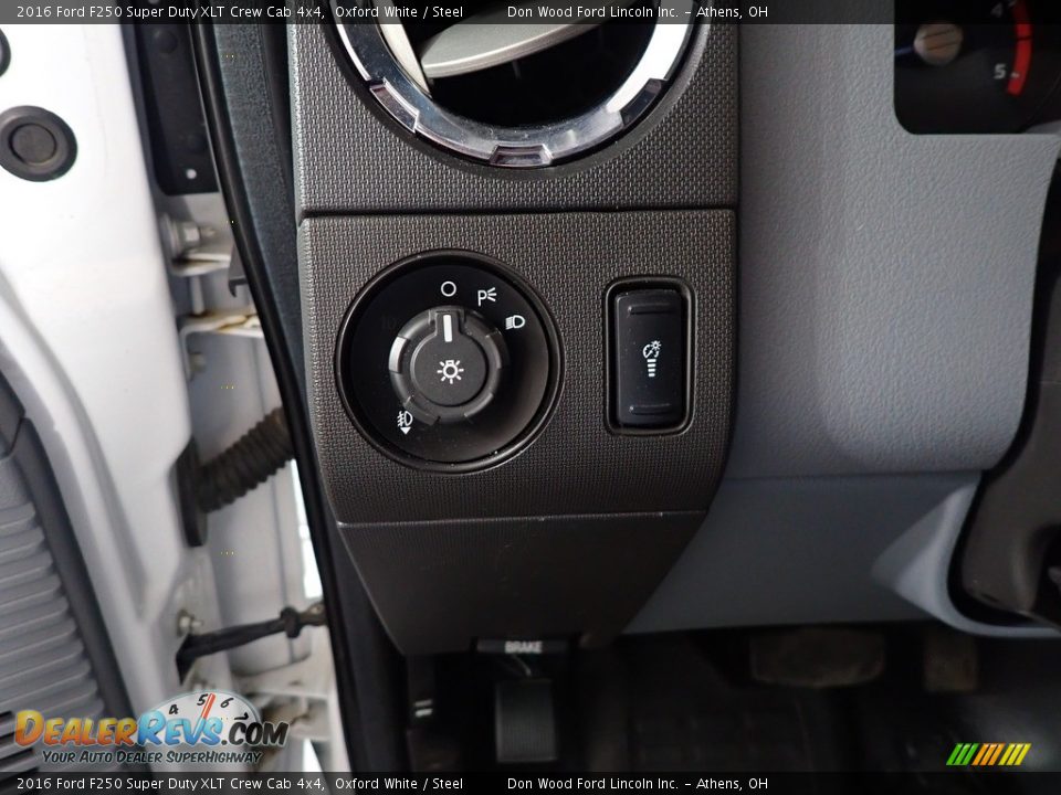 2016 Ford F250 Super Duty XLT Crew Cab 4x4 Oxford White / Steel Photo #26
