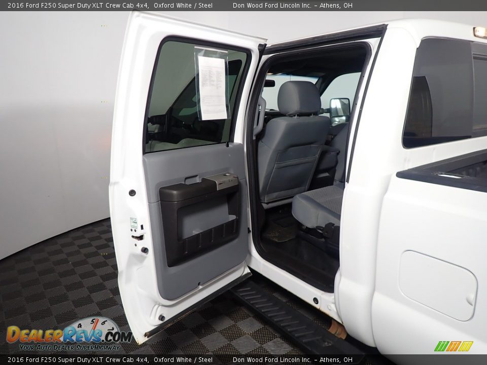 2016 Ford F250 Super Duty XLT Crew Cab 4x4 Oxford White / Steel Photo #31