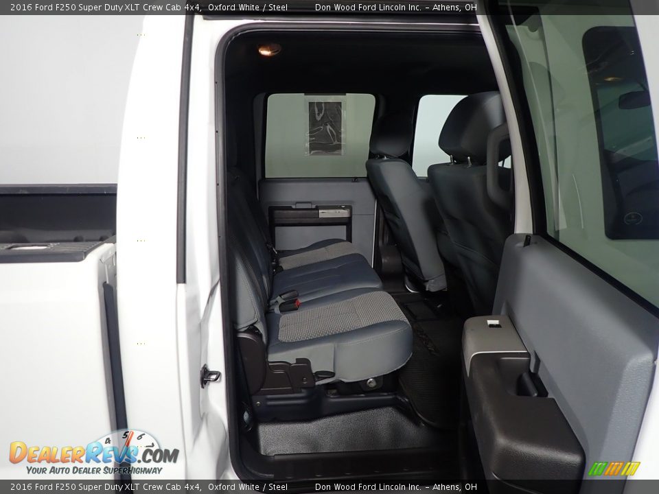 2016 Ford F250 Super Duty XLT Crew Cab 4x4 Oxford White / Steel Photo #34
