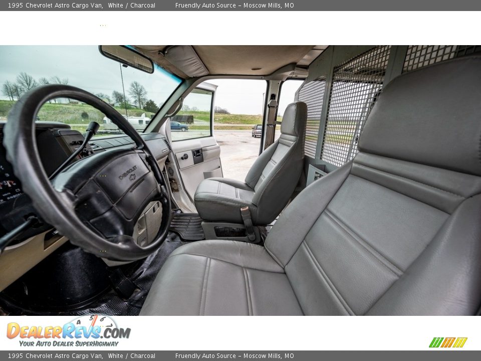 1995 Chevrolet Astro Cargo Van White / Charcoal Photo #18