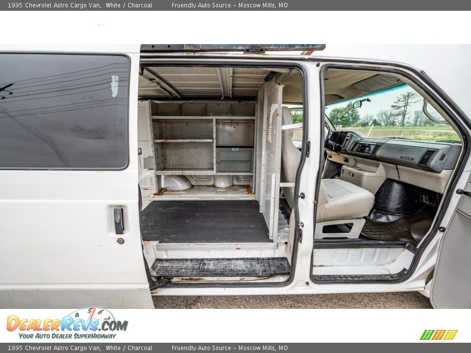 1995 Chevrolet Astro Cargo Van White / Charcoal Photo #22