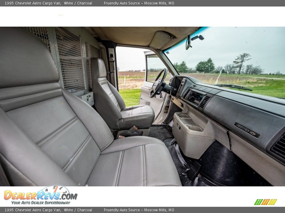 1995 Chevrolet Astro Cargo Van White / Charcoal Photo #25