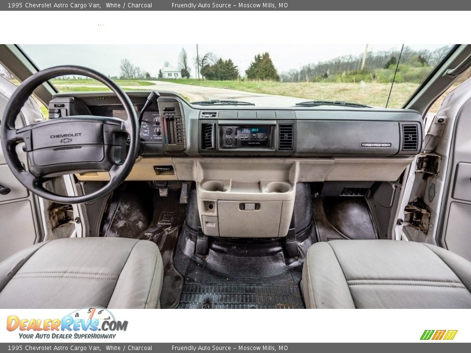 Dashboard of 1995 Chevrolet Astro Cargo Van Photo #27