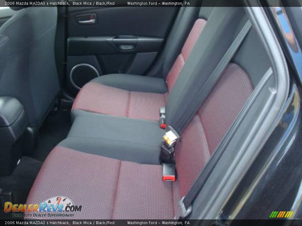 2006 Mazda MAZDA3 s Hatchback Black Mica / Black/Red Photo #11