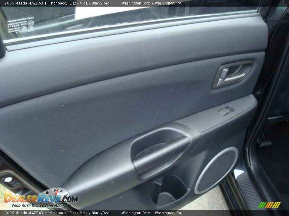 2006 Mazda MAZDA3 s Hatchback Black Mica / Black/Red Photo #13