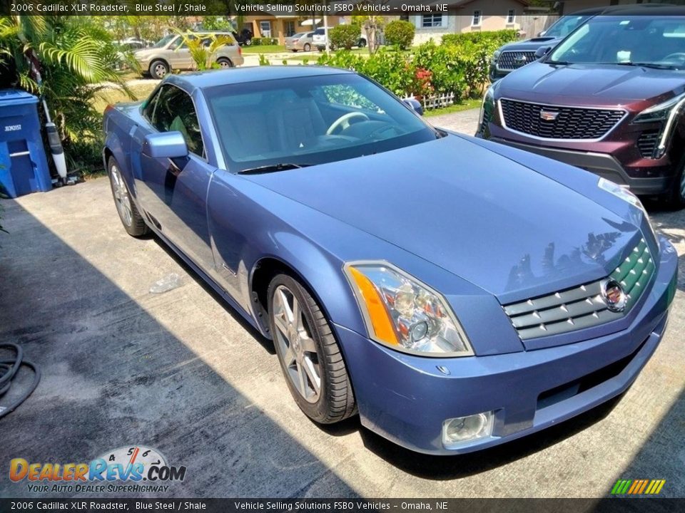 Front 3/4 View of 2006 Cadillac XLR Roadster Photo #1