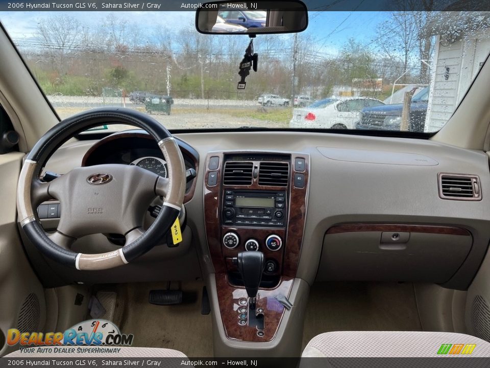 2006 Hyundai Tucson GLS V6 Sahara Silver / Gray Photo #21