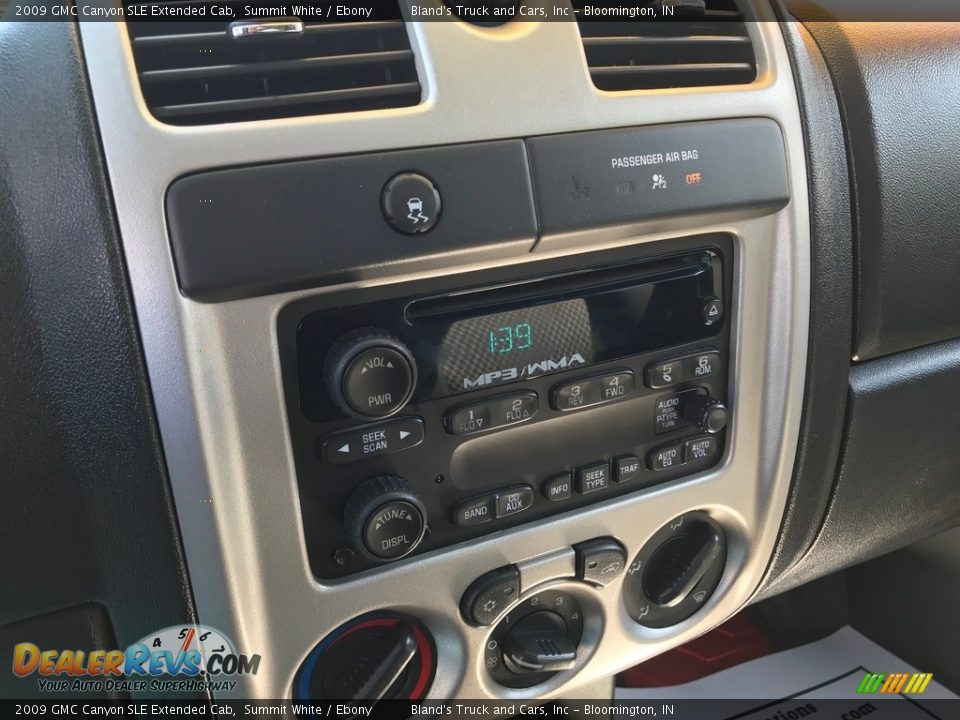 Controls of 2009 GMC Canyon SLE Extended Cab Photo #18