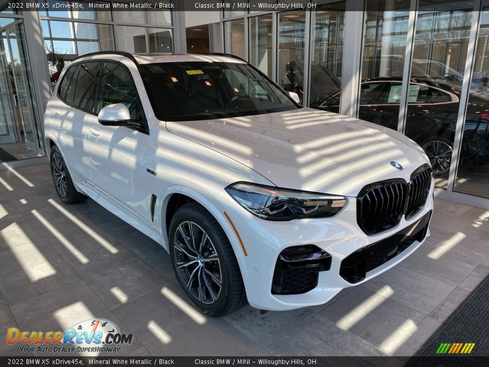 2022 BMW X5 xDrive45e Mineral White Metallic / Black Photo #1