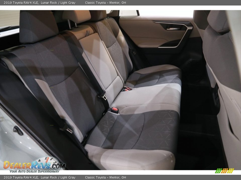 2019 Toyota RAV4 XLE Lunar Rock / Light Gray Photo #16
