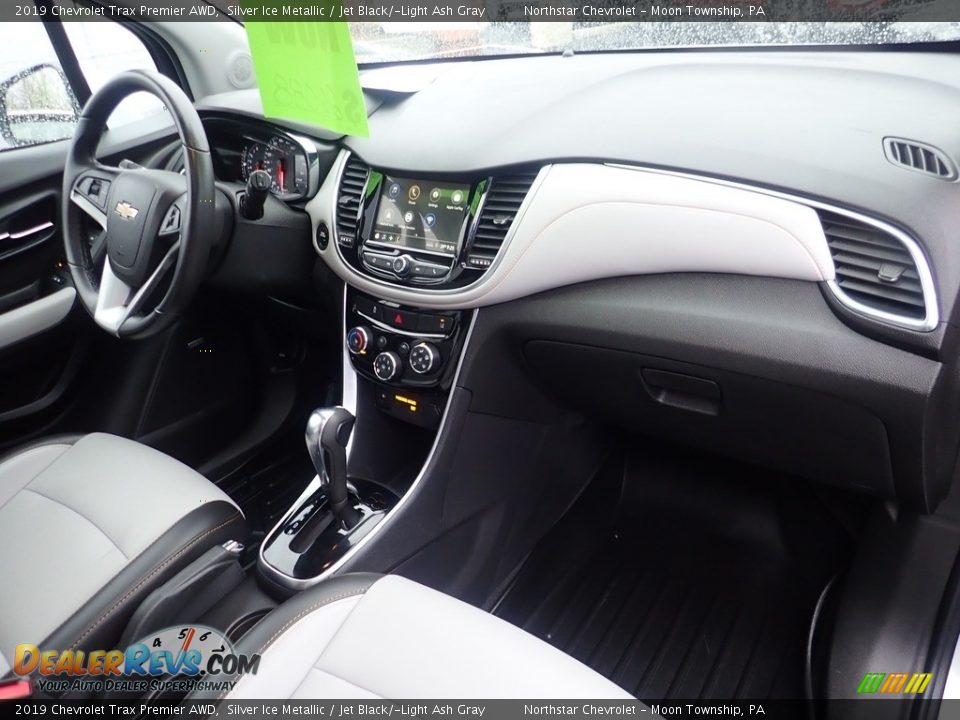 2019 Chevrolet Trax Premier AWD Silver Ice Metallic / Jet Black/­Light Ash Gray Photo #16