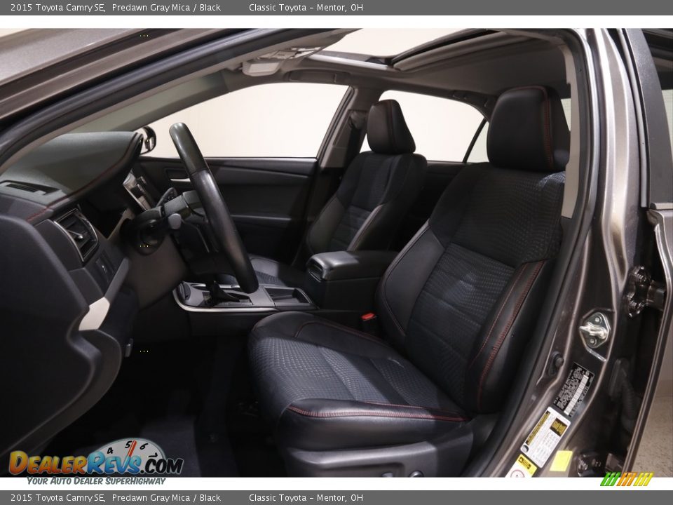 2015 Toyota Camry SE Predawn Gray Mica / Black Photo #5