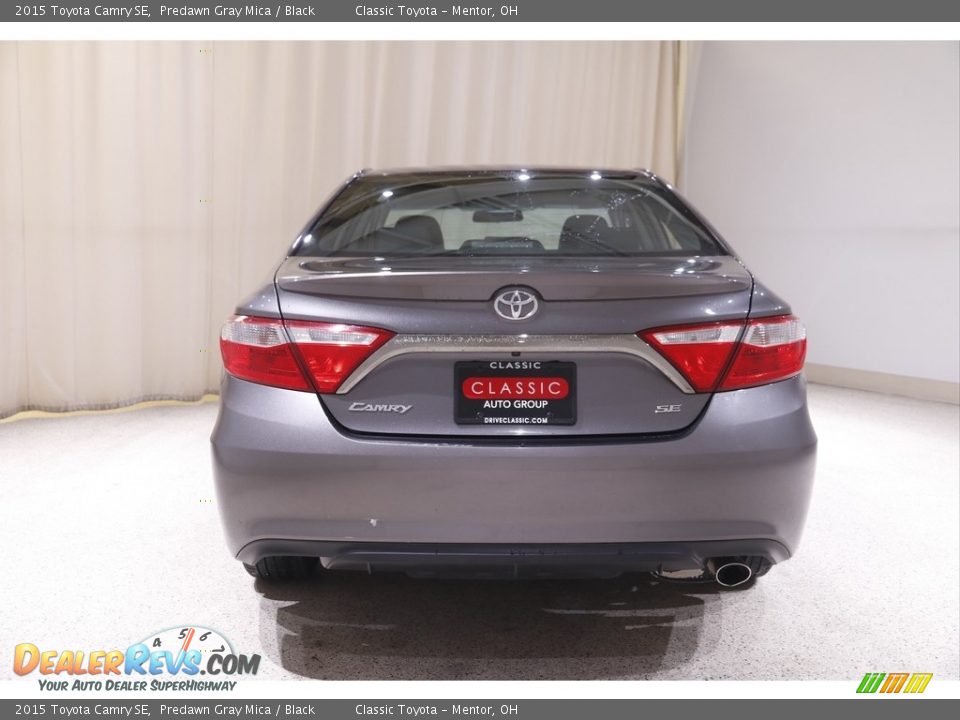 2015 Toyota Camry SE Predawn Gray Mica / Black Photo #18